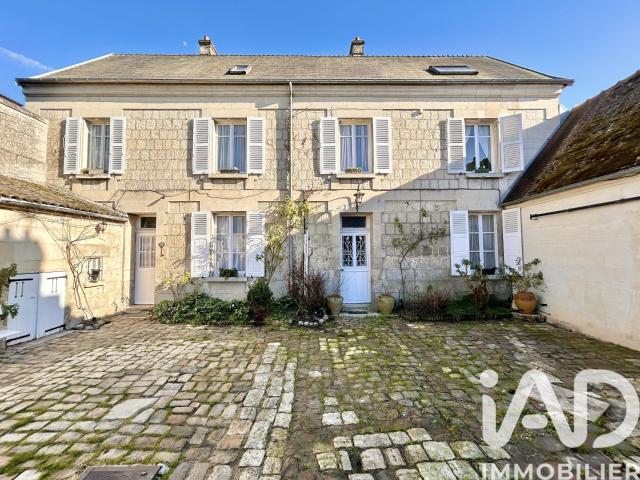 Maison 8 pièces 230 m²
