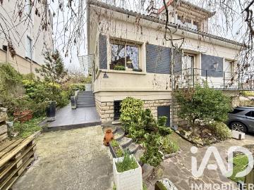 Maison 8 pièces 230 m²
