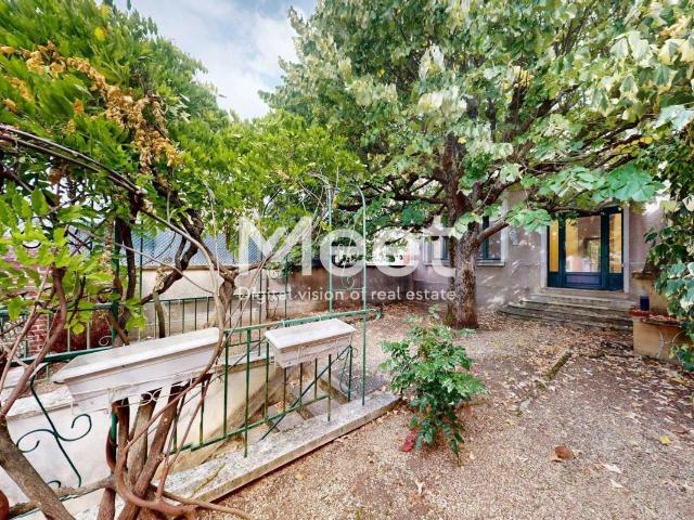 Maison 8 pièces 275 m²