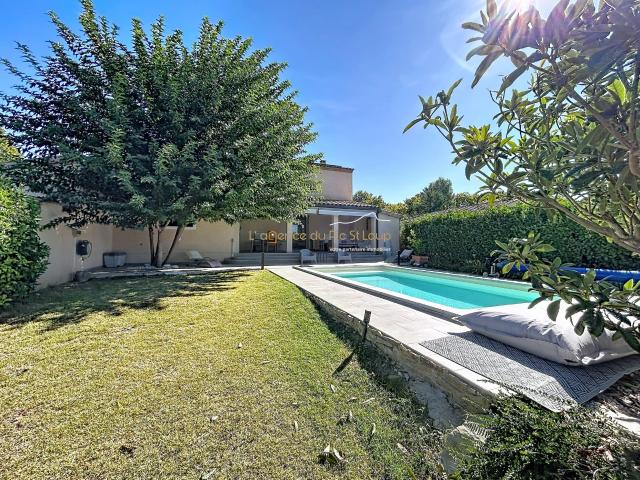 Maison 8 pièces 230 m²