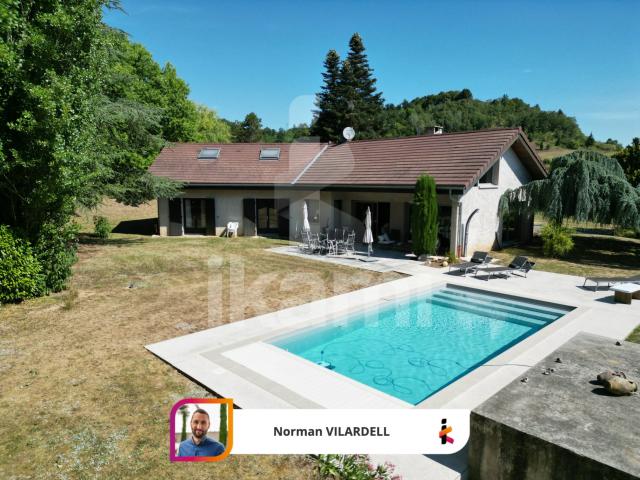 Maison 8 pièces 230 m²
