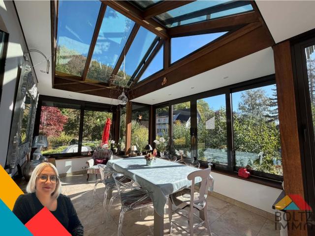 Maison 8 pièces 230 m²