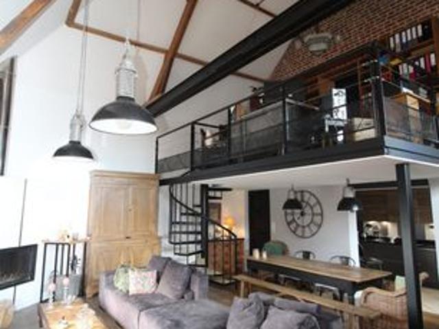 Maison 10 pièces 230 m²