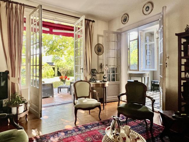 Maison 8 pièces 230 m²