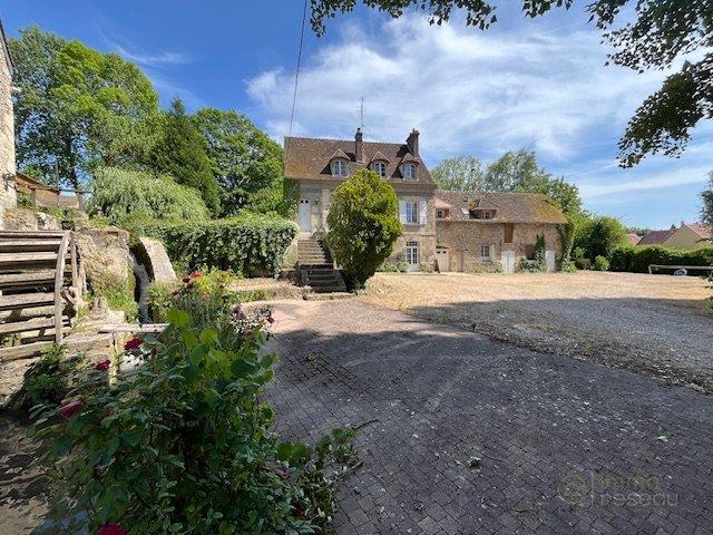 Maison 8 pièces 230 m²
