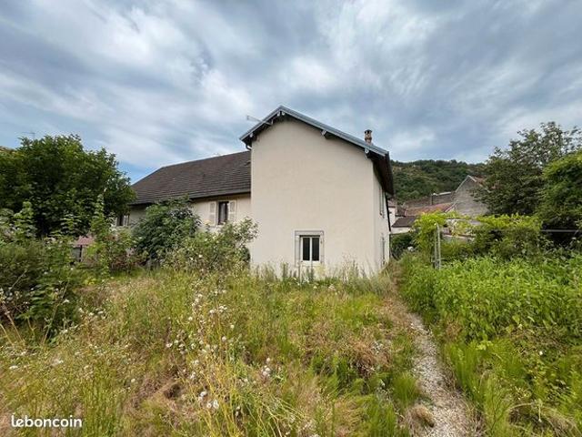 Maison 8 pièces 230 m²
