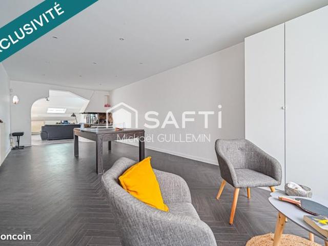 Maison 8 pièces 230 m²