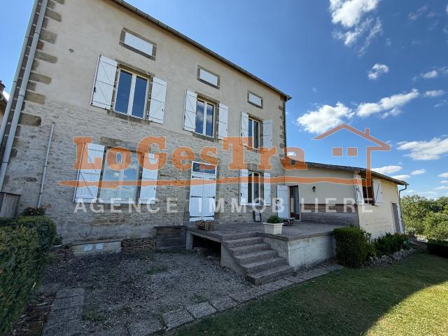 Maison 8 pièces 230 m²