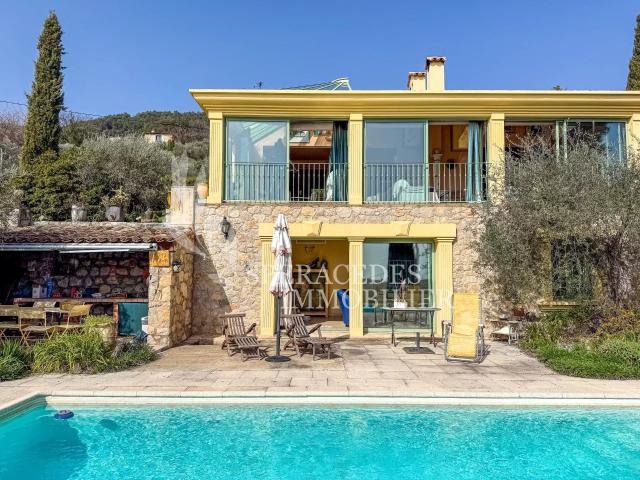Maison 8 pièces 230 m²