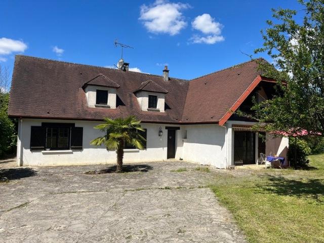 Maison 8 pièces 230 m²