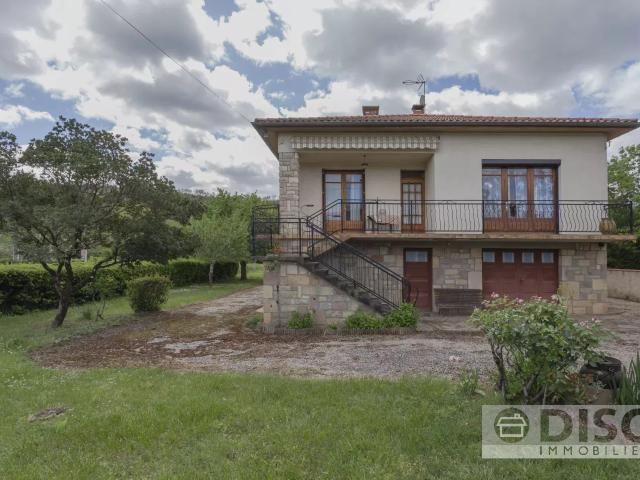 Maison 8 pièces 230 m²