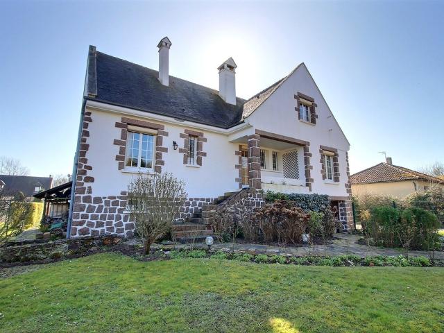 Maison 8 pièces 230 m²
