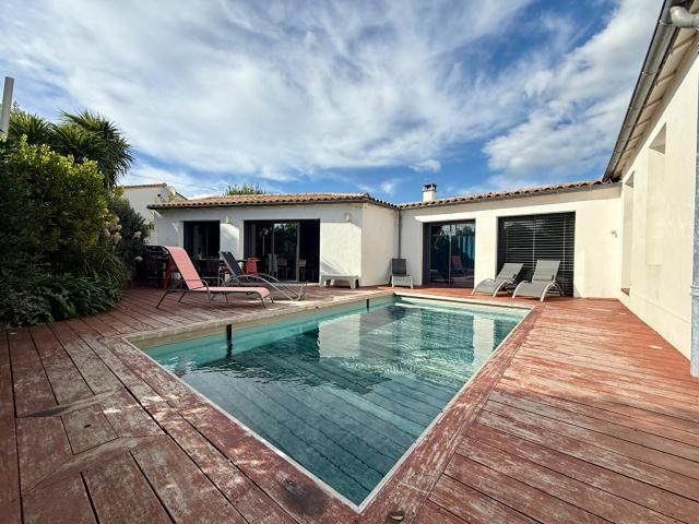 Maison 8 pièces 230 m²