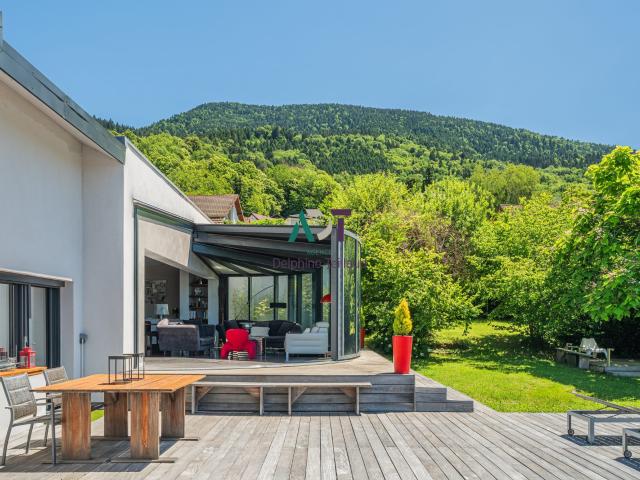 Maison 8 pièces 230 m²