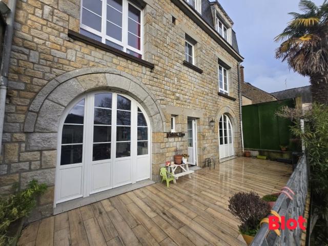 Maison 8 pièces 230 m²