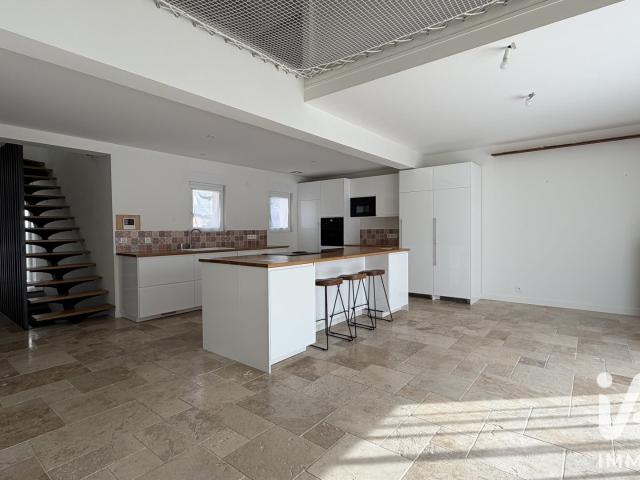 Maison 8 pièces 230 m²