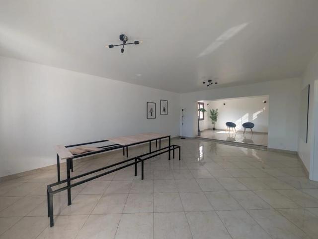 Maison 8 pièces, 230 m² à louer à Les Clayes sous Bois 78340