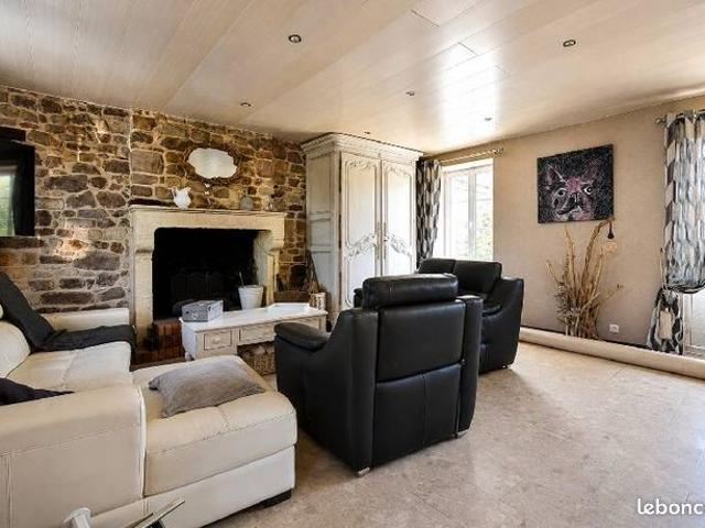 Maison 8 pièces 231 m²