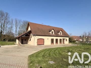 Maison 8 pièces 231 m²