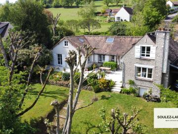 Maison 8 pièces 231 m²