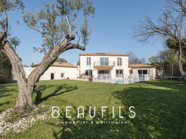 Maison 8 pièces 231 m²