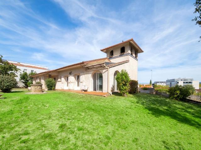 Maison 8 pièces 231 m²