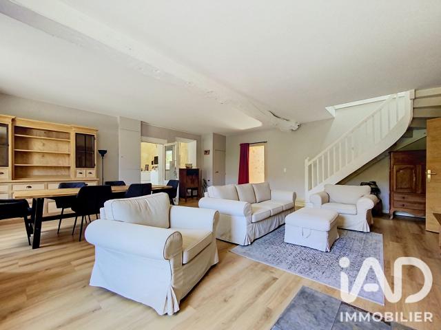 Maison 8 pièces 231 m²