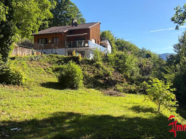 Maison 8 pièces 232 m²