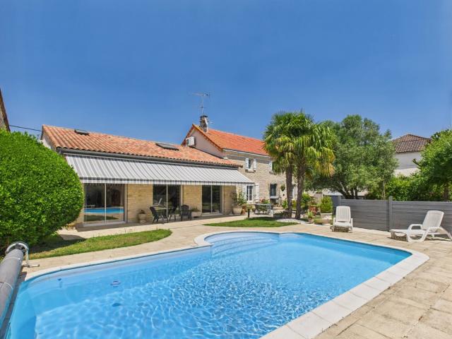 Maison 8 pièces 232 m²