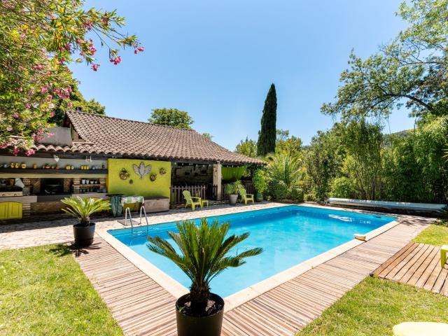 Maison 8 pièces 232 m²