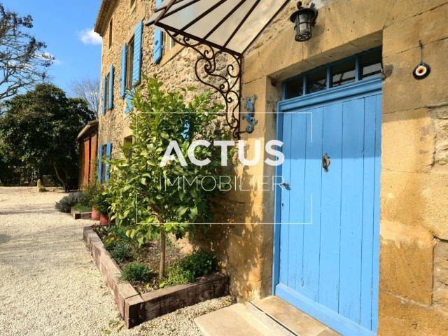 Maison 8 pièces 232 m²