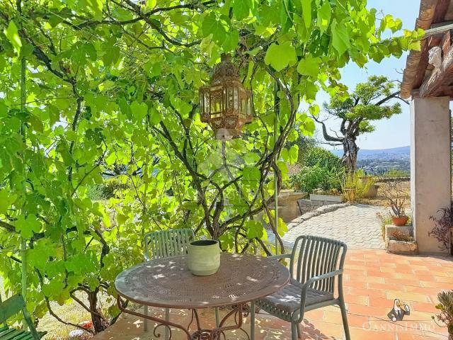 Maison 8 pièces 232 m²
