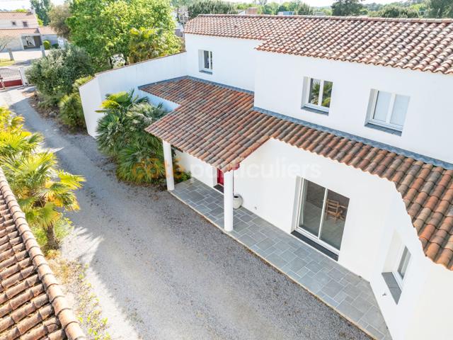 Maison 8 pièces 232 m²