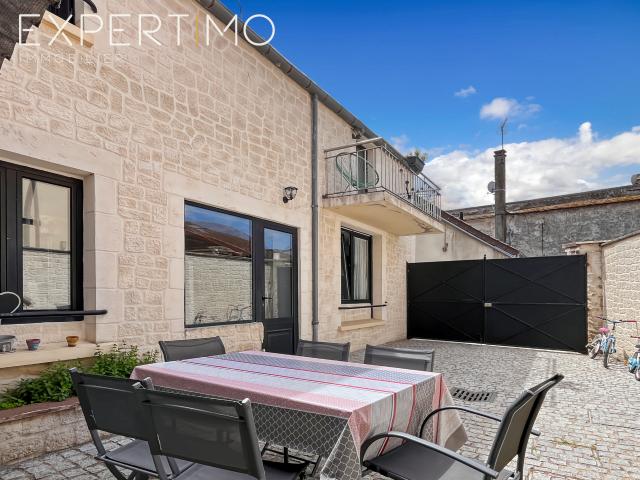 Maison 8 pièces 232 m²