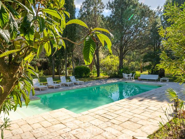 Maison 8 pièces 233 m²