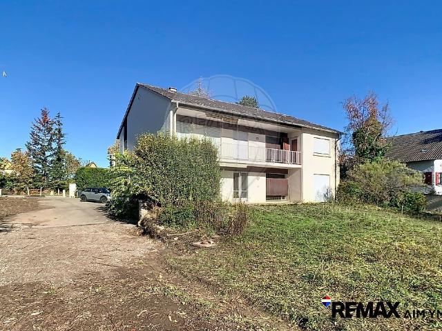 Maison 8 pièces 233 m²