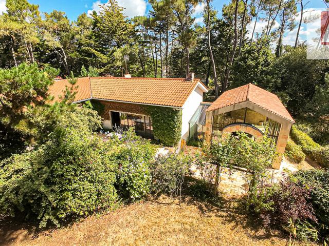 Maison 8 pièces 233 m²