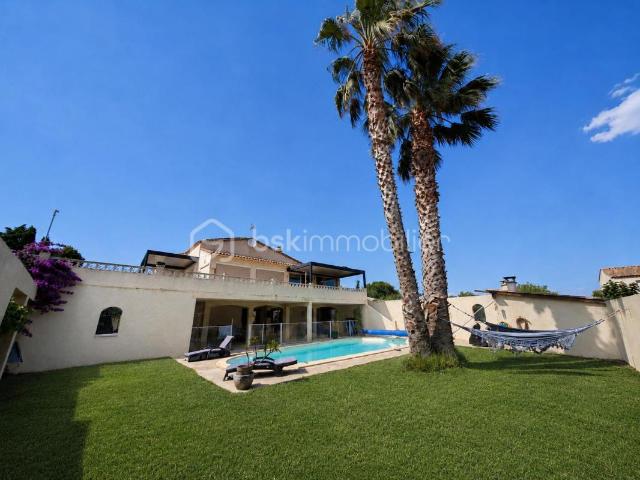 Maison 6 pièces 233 m²