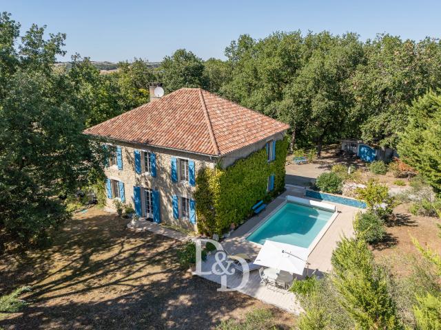 Maison 8 pièces 244 m²