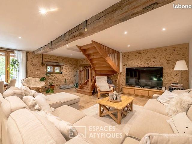 Maison 8 pièces 244 m²