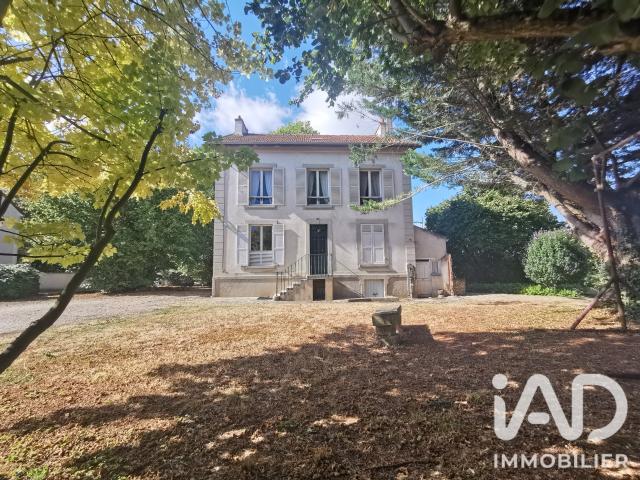 Maison 8 pièces 244 m²