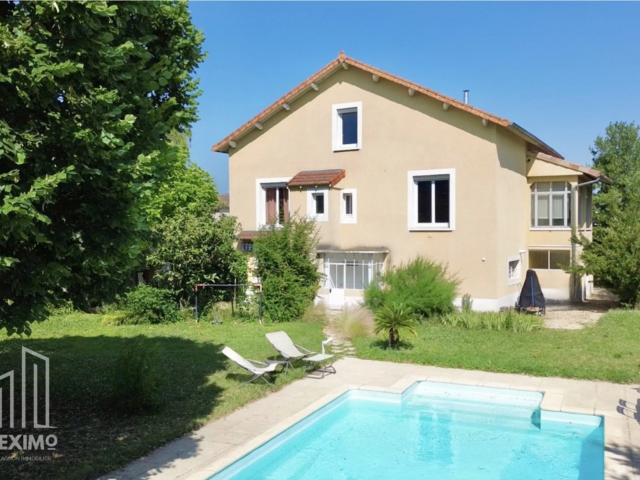 Maison 8 pièces 245 m²