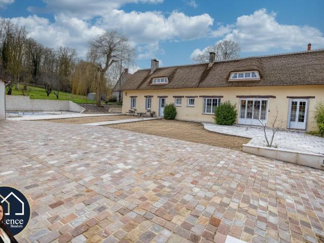 Maison 8 pièces 245 m²