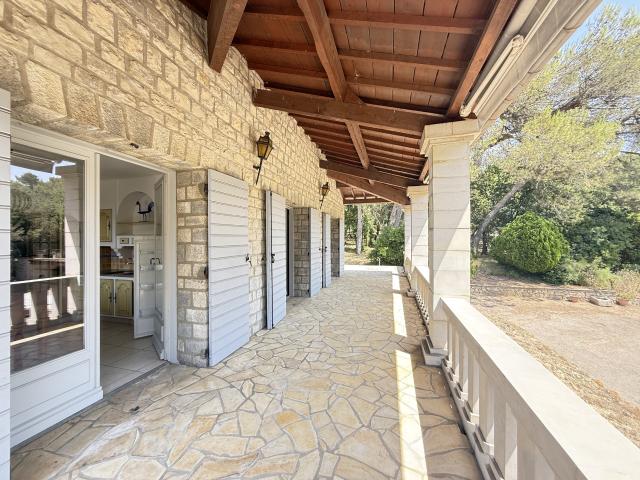 Maison 8 pièces 245 m²