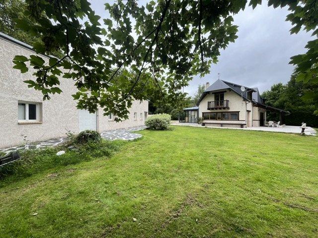 Maison 8 pièces 245 m²