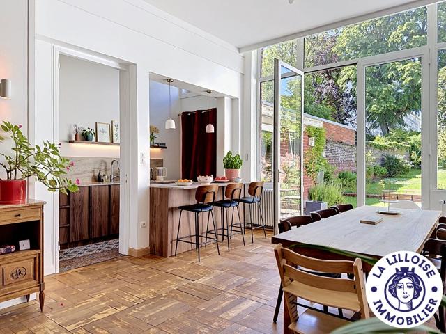 Maison 8 pièces 245 m²