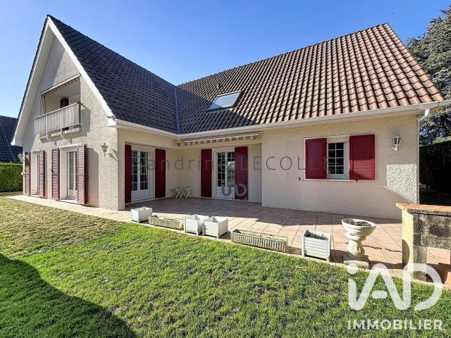 Maison 8 pièces 245 m²