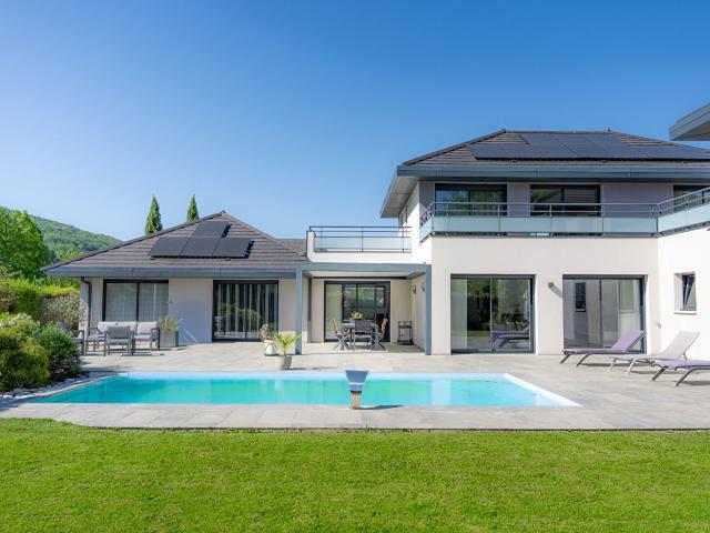 Maison 8 pièces 245 m²