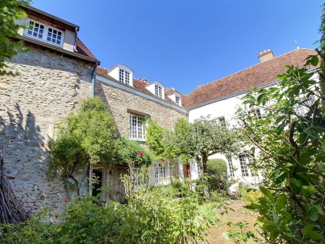 Maison 8 pièces 245 m²