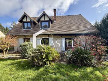 Maison 8 pièces 245 m²